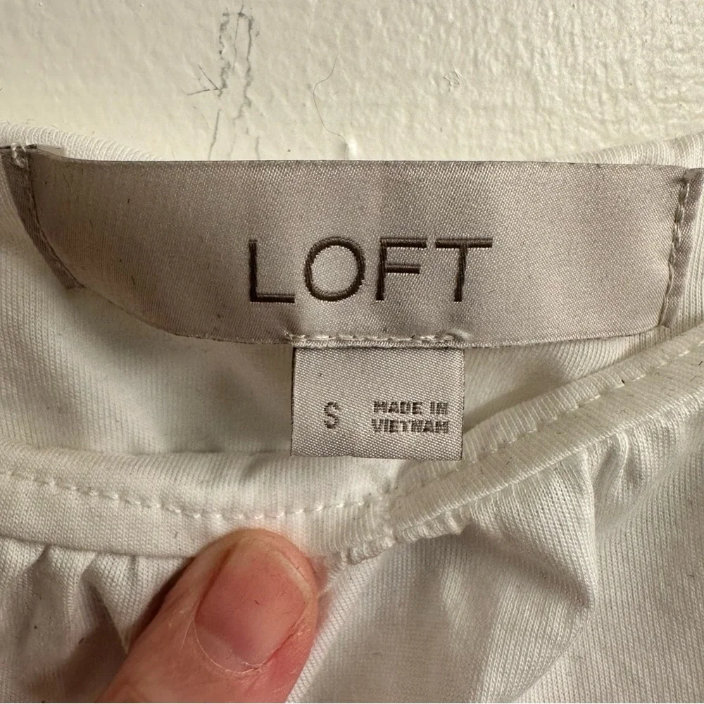 LOFT Ivory White Bubble Hem Pleated Blouse Sz S Cotton - Picture 4 of 9